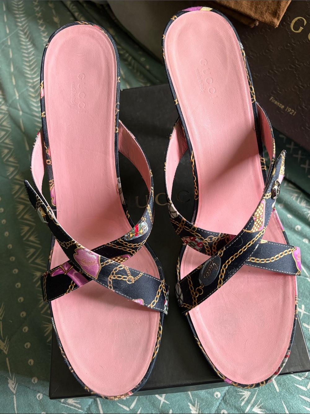 Gorgeous Gucci Black Chain-Print Mules with Pink Footbed size 10.5 Sexy & Chic - Picture 2 of 11